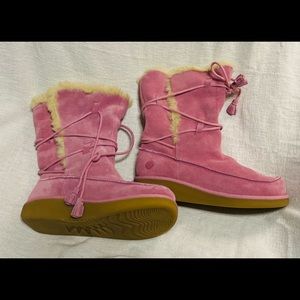 Earth shoe leather fur lined lace up boots size 7 pink.